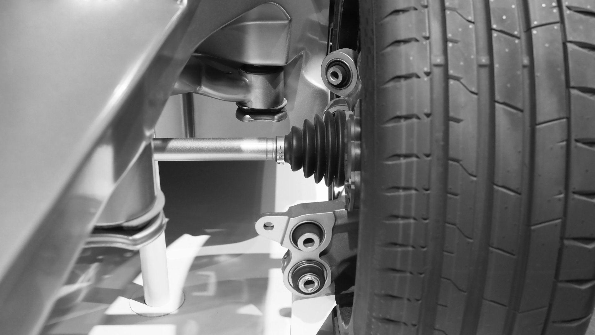 por-que-es-tan-importante-la-suspension-diferentes-tipos-de-suspension-1920.jpg